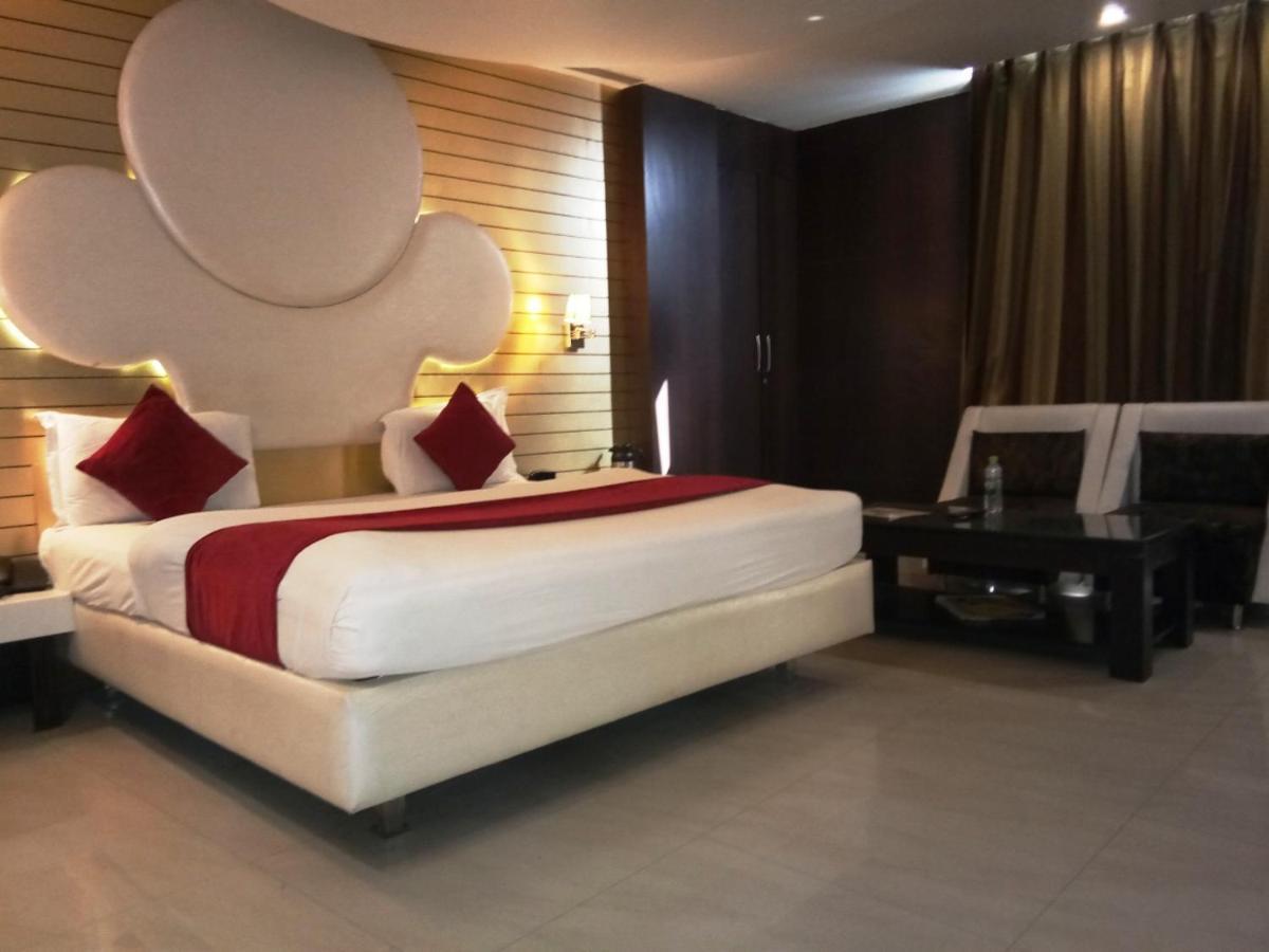 Hotel D'Grand Барейли Екстериор снимка