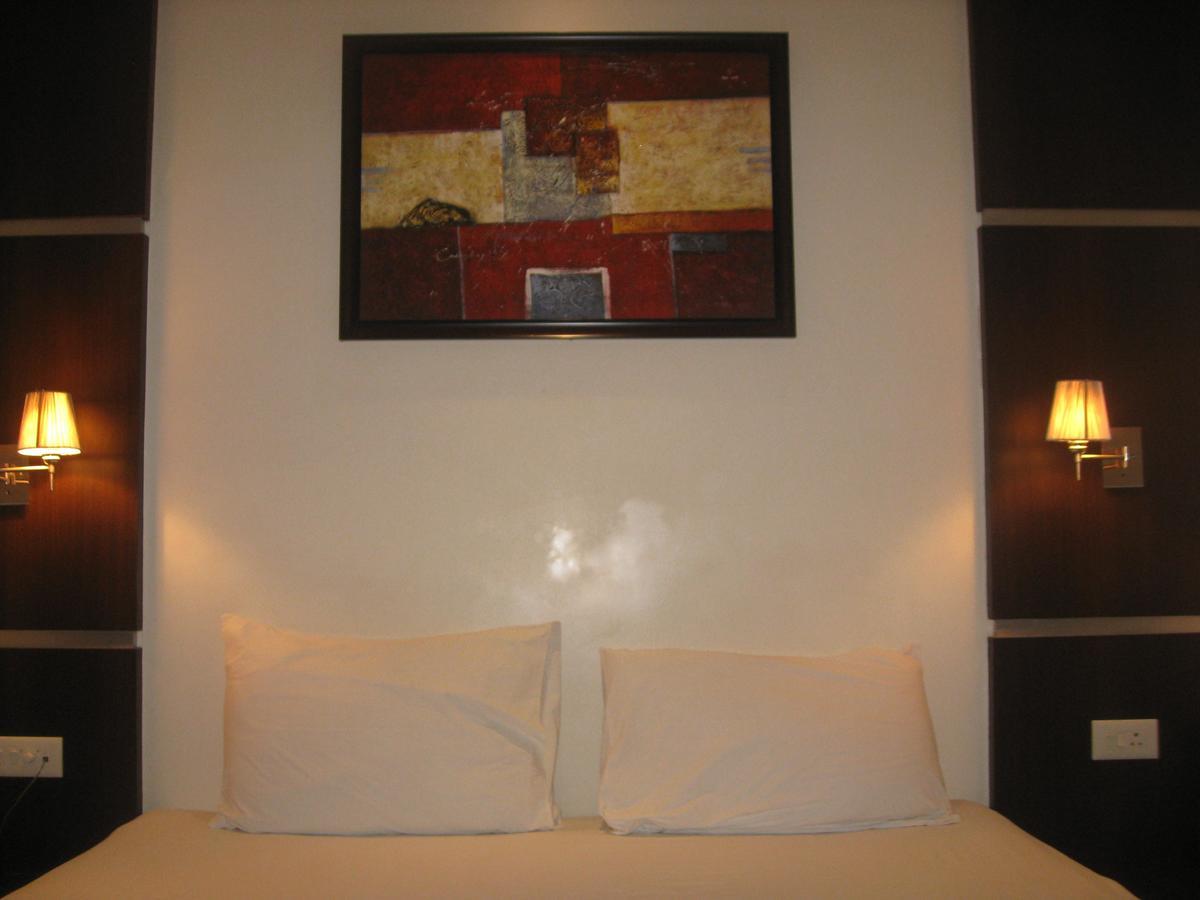 Hotel D'Grand Барейли Екстериор снимка
