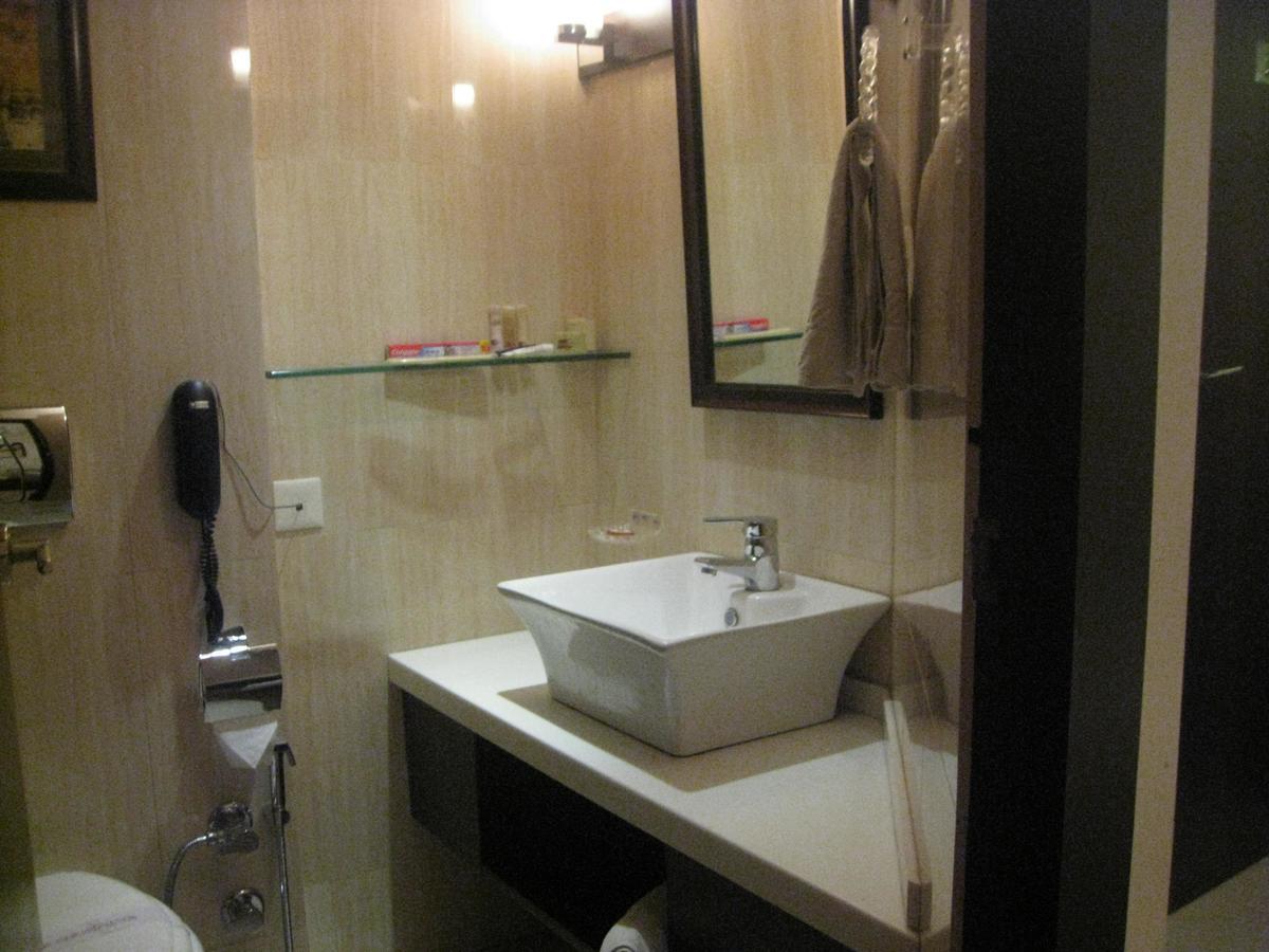 Hotel D'Grand Барейли Екстериор снимка