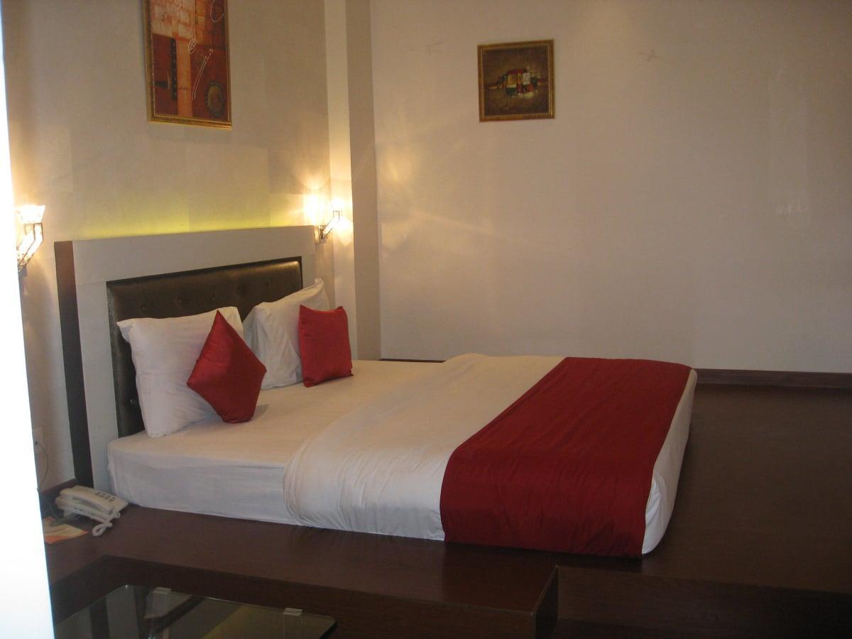 Hotel D'Grand Барейли Екстериор снимка